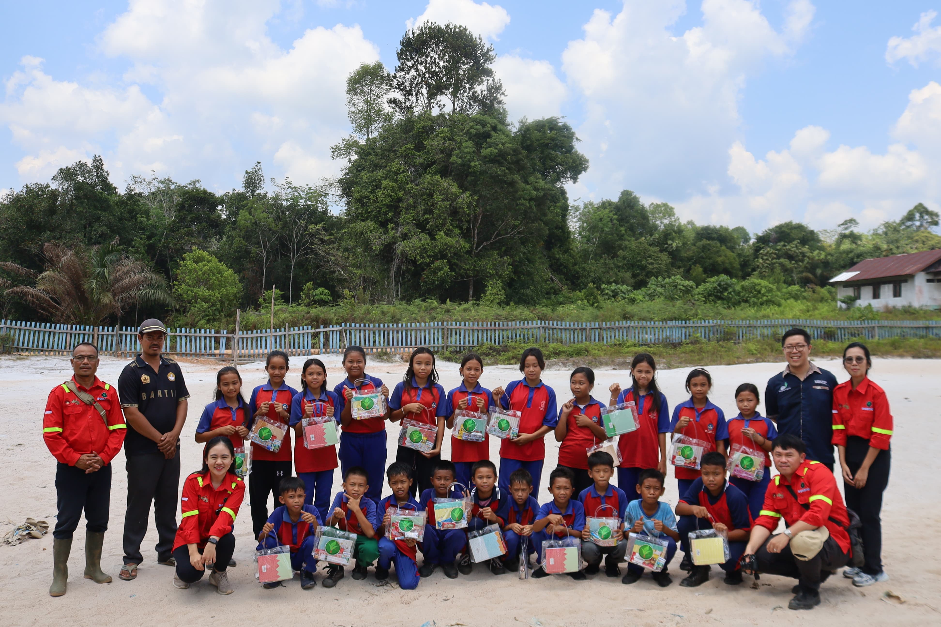 Program Mayawana Mengajar Disambut Antusias Guru dan Murid